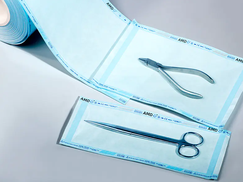 Wofür wird eine flache Sterilisationsrolle in medizinischen Verpackungen verwendet?